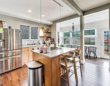 4911 W Grace Street - Photo Thumbnail 8