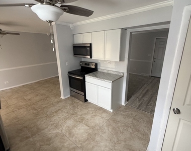 4014 Euclid Lane - Photo Thumbnail 6