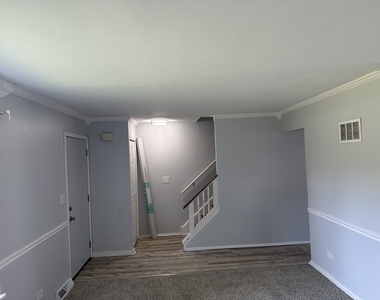 4014 Euclid Lane - Photo Thumbnail 1
