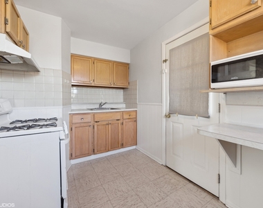9518 S 53rd Avenue - Photo Thumbnail 6
