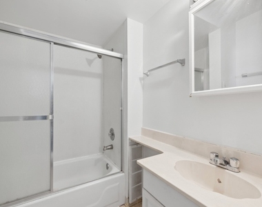 9518 S 53rd Avenue - Photo Thumbnail 7