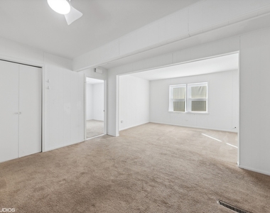 9518 S 53rd Avenue - Photo Thumbnail 8