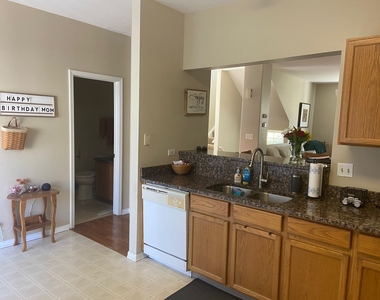 3366 Ravinia Circle - Photo Thumbnail 4