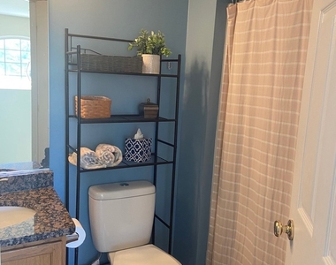 3366 Ravinia Circle - Photo Thumbnail 8