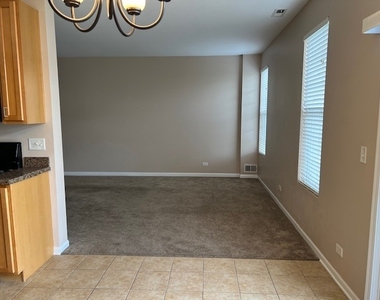 1022 Heron Circle - Photo Thumbnail 5