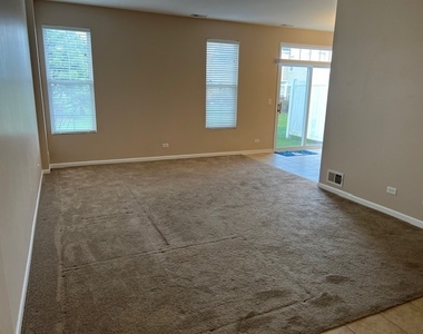 1022 Heron Circle - Photo Thumbnail 6
