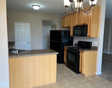 1022 Heron Circle - Photo Thumbnail 3