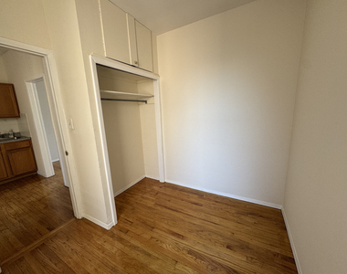 24-35 Steinway Street - Photo Thumbnail 5