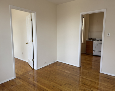 24-35 Steinway Street - Photo Thumbnail 3