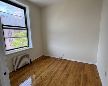 24-35 Steinway Street - Photo Thumbnail 1