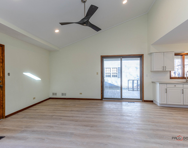 2450 Chas Drive - Photo Thumbnail 6