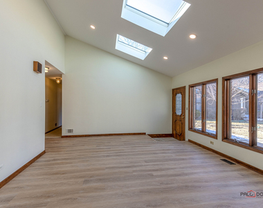 2450 Chas Drive - Photo Thumbnail 2