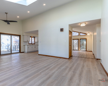 2450 Chas Drive - Photo Thumbnail 4
