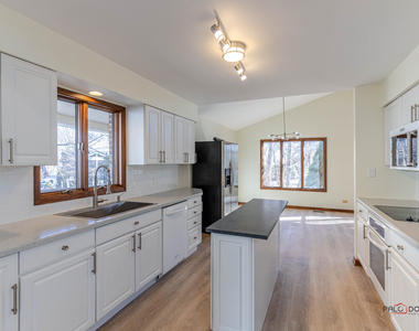 2450 Chas Drive - Photo Thumbnail 8