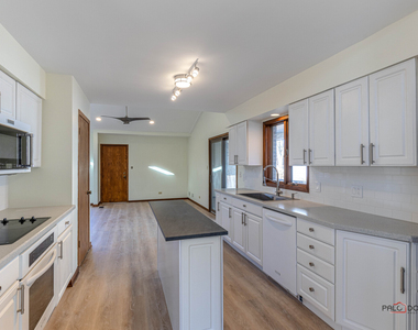 2450 Chas Drive - Photo Thumbnail 9