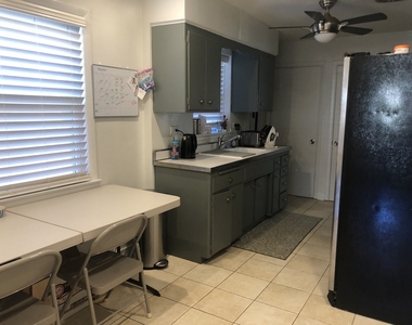 7217 W Fitch Avenue - Photo Thumbnail 5
