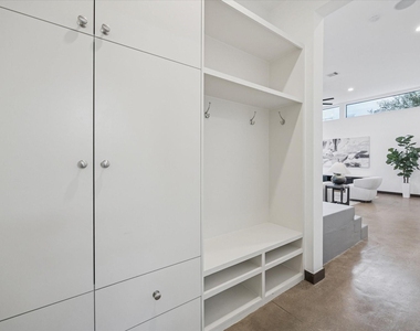 118 Tuam Street - Photo Thumbnail 11