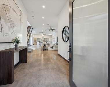 118 Tuam Street - Photo Thumbnail 9