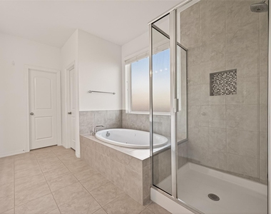 1006 Grey Dusk Court - Photo Thumbnail 29