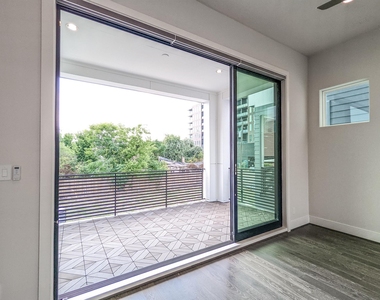 2414 Canal Street - Photo Thumbnail 3