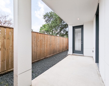 2414 Canal Street - Photo Thumbnail 9