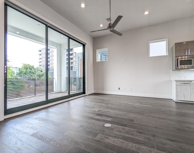 2414 Canal Street - Photo Thumbnail 10