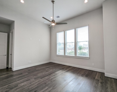 2414 Canal Street - Photo Thumbnail 21
