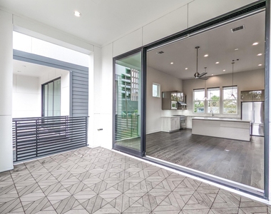 2414 Canal Street - Photo Thumbnail 2