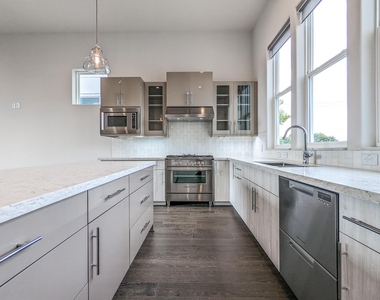 2414 Canal Street - Photo Thumbnail 1