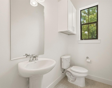 1723 W 14th Street - Photo Thumbnail 6