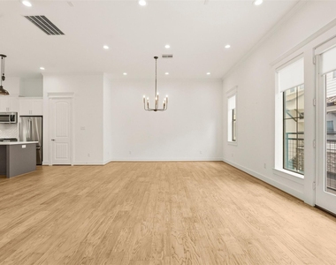 1723 W 14th Street - Photo Thumbnail 9