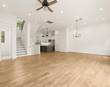 1723 W 14th Street - Photo Thumbnail 8