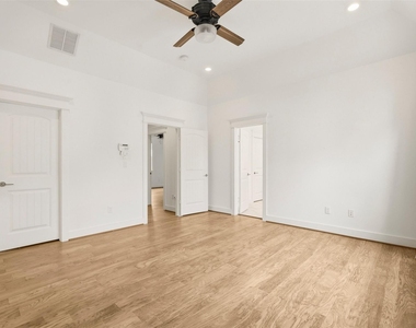 1723 W 14th Street - Photo Thumbnail 22