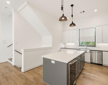 1723 W 14th Street - Photo Thumbnail 14
