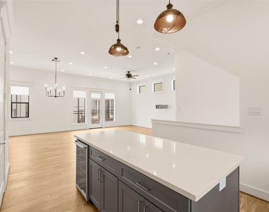 1723 W 14th Street - Photo Thumbnail 16