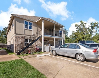 700 Lyle W Avenue - Photo Thumbnail 12