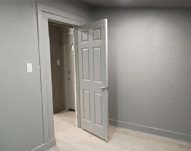 7815 Dayton Street - Photo Thumbnail 19