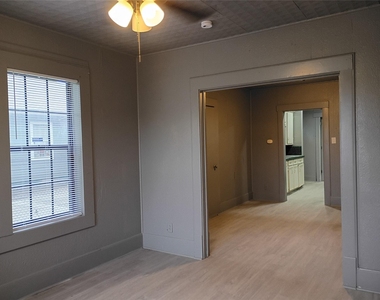 7815 Dayton Street - Photo Thumbnail 6