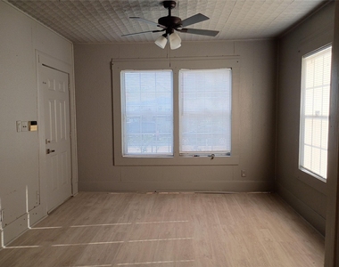 7815 Dayton Street - Photo Thumbnail 4