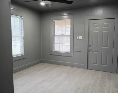 7815 Dayton Street - Photo Thumbnail 10