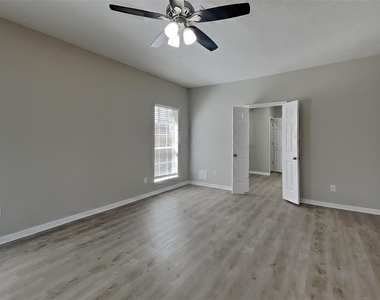 14918 Laytham Lane - Photo Thumbnail 9