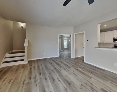 14918 Laytham Lane - Photo Thumbnail 3