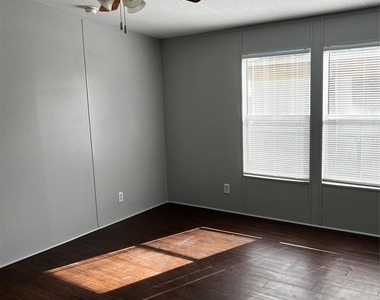 3902 Marzia Avenue - Photo Thumbnail 12