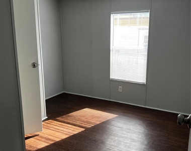3902 Marzia Avenue - Photo Thumbnail 10