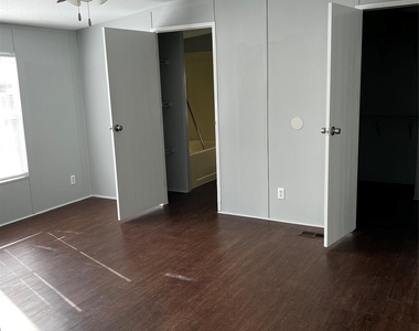 3902 Marzia Avenue - Photo Thumbnail 9