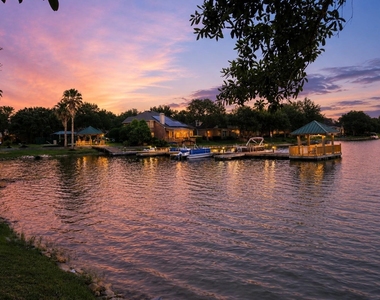 4018 Crystal Lake Circle N - Photo Thumbnail 34
