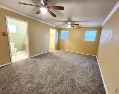 36 18th Avenue N - Photo Thumbnail 11
