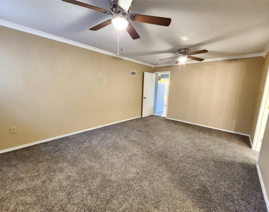 36 18th Avenue N - Photo Thumbnail 12