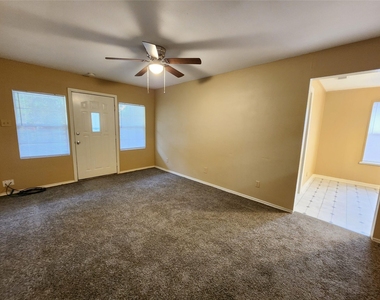 36 18th Avenue N - Photo Thumbnail 4