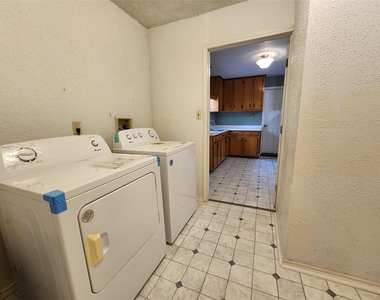 36 18th Avenue N - Photo Thumbnail 24